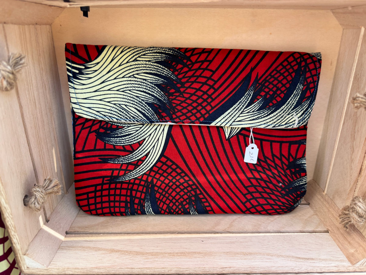 Pochette Ipad rouge avec plumes